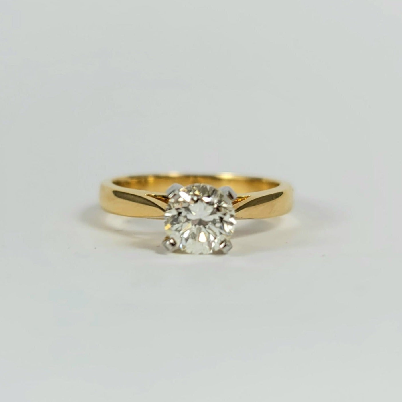 18K YELLOW GOLD SOLITAIRE ENGAGEMENT RING